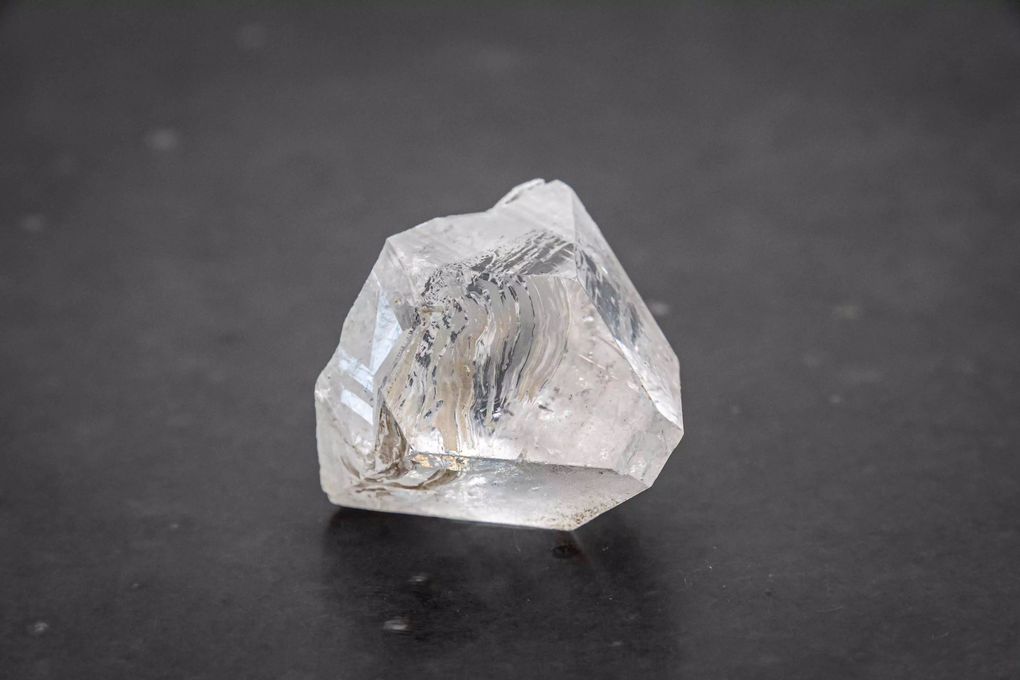 Diamants de laboratoire de différents poids en carats
