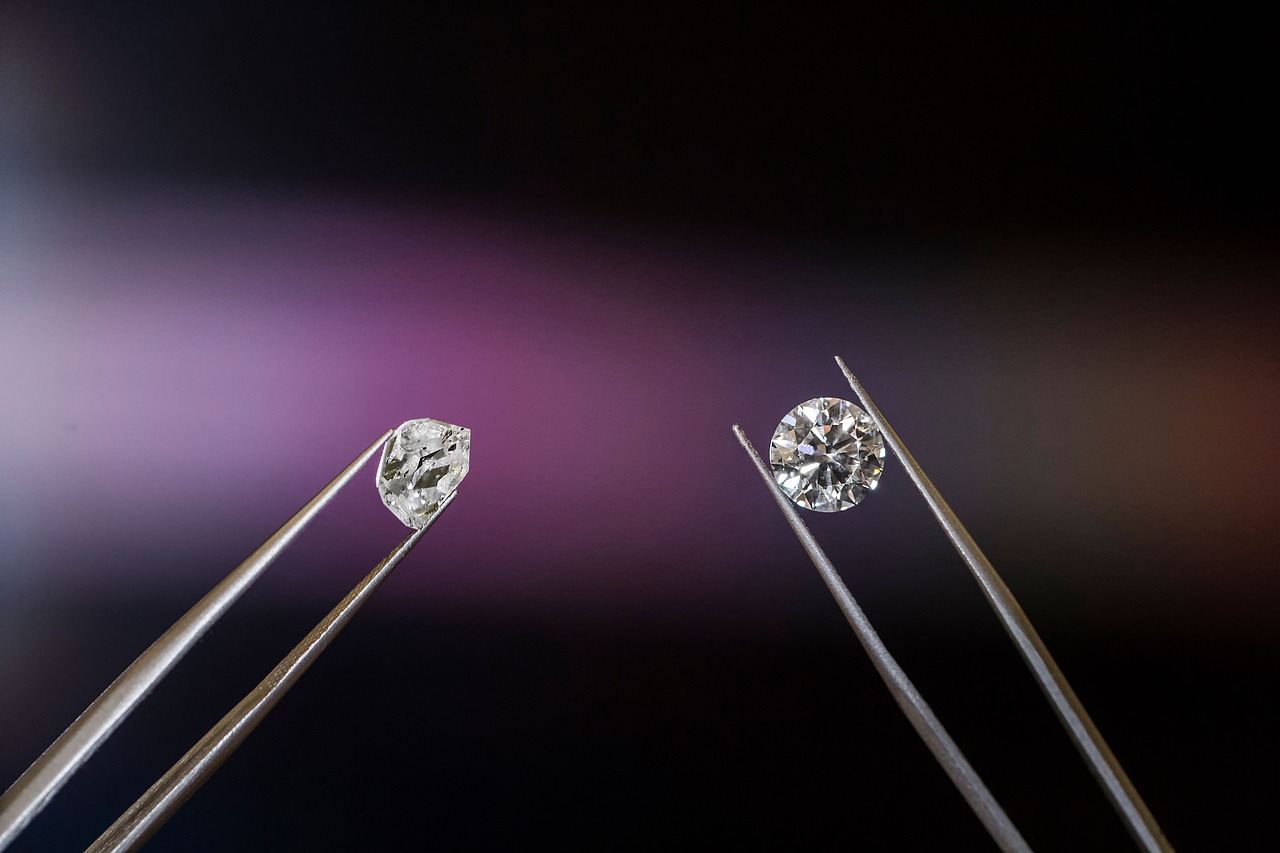 Comparaison de diamants naturels et synthétiques