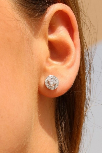 Boucles d'oreilles en diamant de synthèse : puces, créoles ou pendantes