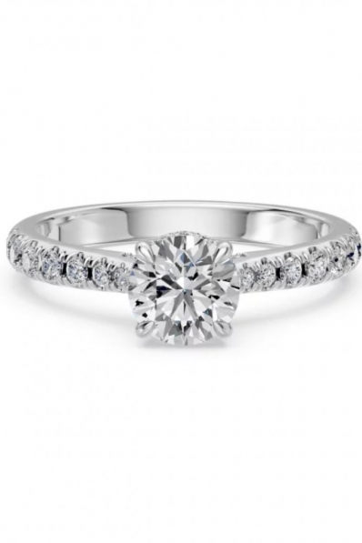 Bague pavée en diamant de synthèse : tout savoir avant d'acheter